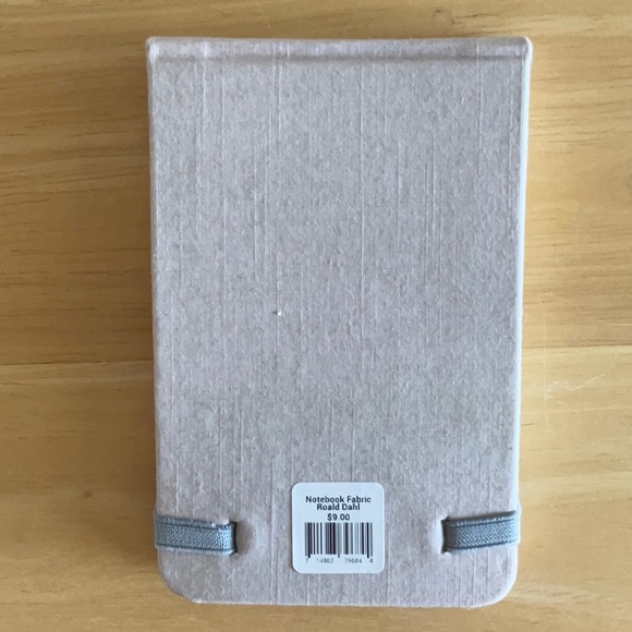 Set of 7 fabric covered notebooks with inspirational quote on cover. - Picture 7 of 9